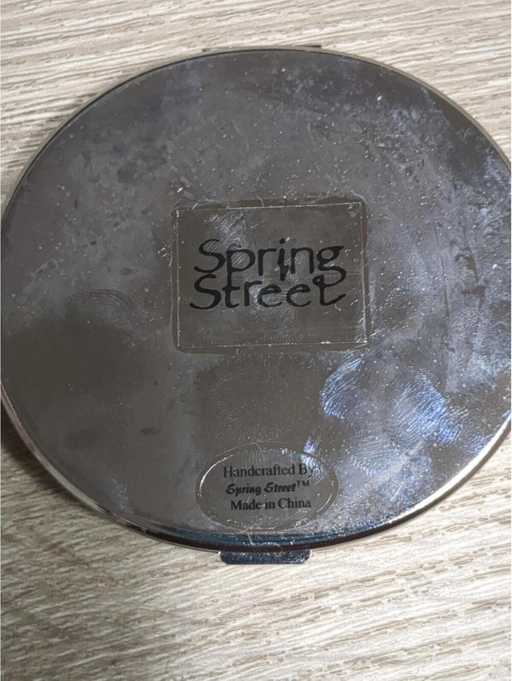 Spring Street Compact Mirror with Crown Design - Picture 3 of 3